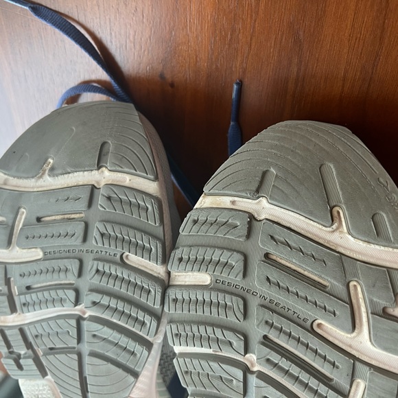 Brooks Adrenaline GTS 22 - Picture 11 of 15